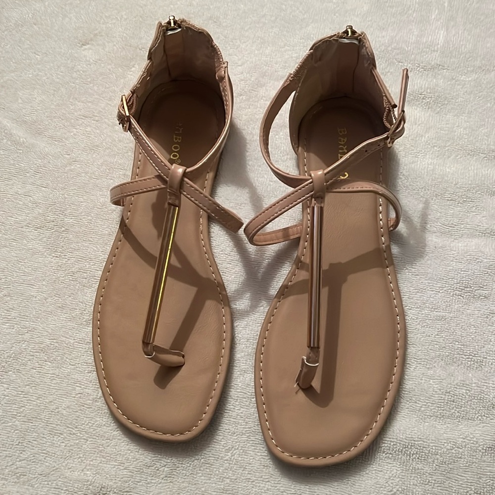 Brand new, glossy cream shoes